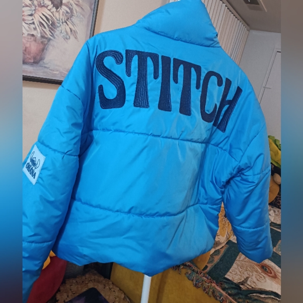 Disney Exclusive STITCH Women's Blue Puffer Jacket, size M, New 💖 No Tags